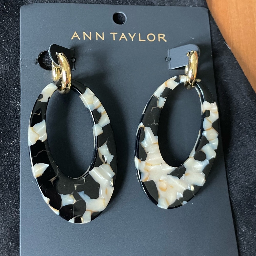 Ann Taylor Oval Tortoiseshell Print Hoop Earrings